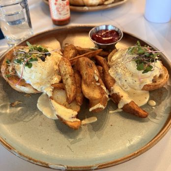 OEB Breakfast - Winnipeg - Holy Crab! Benny - Breakfast & Brunch Near Me - Winnipeg, Manitoba OEB Breakfast - Winnipeg - Holy Crab! Benny - Breakfast & Brunch Near Me - Winnipeg, Manitoba