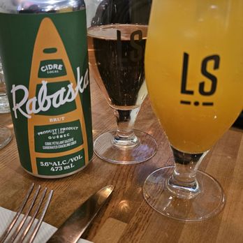 Lapin Sauté - Apple cider and l'agrouisier mocktail - Desserts Near Me - Quebec City, Quebec