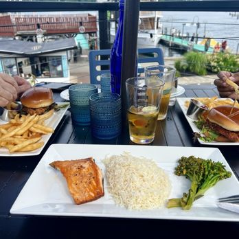 Lighthouse Grill - Delicious Wild caught salmon! BEST FRIES EVER! And savory Burgers!!! - American Near Me - Lake George, New York