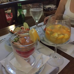 Restaurante Pirata - White wine sangria, shrimp cocktail