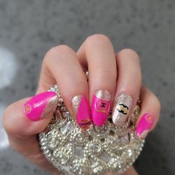 Nails by Van