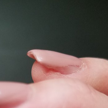 Spa Nails - Didn't paint nail polish to the edges. - Nail Salons Near Me - Lakewood, California