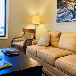 Coastal Empire Periodontics - Waiting area (Jan 2019).
