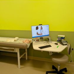 UCLA Health Porter Ranch Pediatrics - Exam Room
