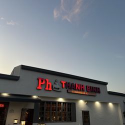 Pho Thanh Binh - Outside
