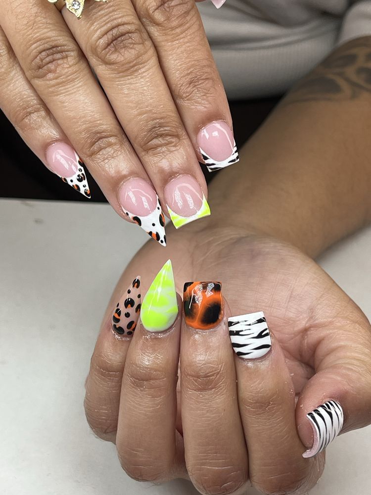 The Nail Fiend Logo