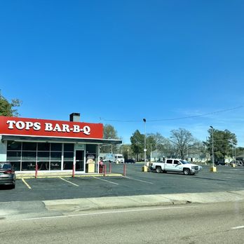 Tops Bar-B-Q - ows a view of the parking lot - Sandwiches Near Me - Memphis, Tennessee Tops Bar-B-Q - ows a view of the parking lot - Sandwiches Near Me - Memphis, Tennessee