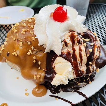 Fenton's Creamery - The Black & Tan - Ice Cream & Frozen Yogurt Near Me - Vacaville, California