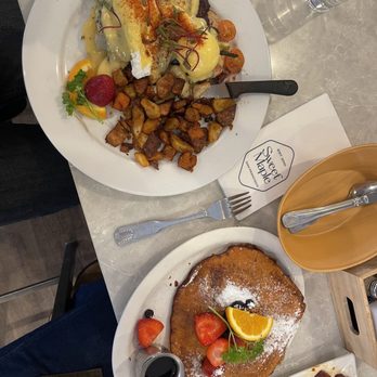 Kitchen Story - Crab Benedict and Mascarpone Stuffed Deep Fried French Toast - Breakfast & Brunch Near Me - San Francisco, California Kitchen Story - Crab Benedict and Mascarpone Stuffed Deep Fried French Toast - Breakfast & Brunch Near Me - San Francisco, California