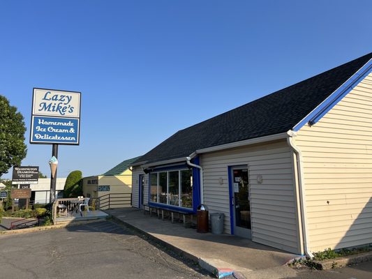 Lazy Mike’s Delicatessen by null