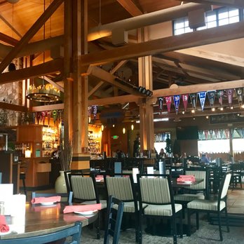 Emory's On Silver Lake - Dining room and bar - Steakhouses Near Me - Everett, Washington