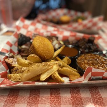 Famous Dave's Bar-B-Que - Barbeque Near Me - Taylor, Michigan Famous Dave's Bar-B-Que - Barbeque Near Me - Taylor, Michigan