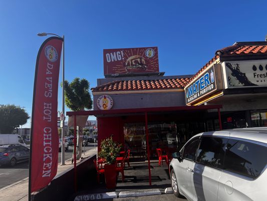 Dave's Hot Chicken by null