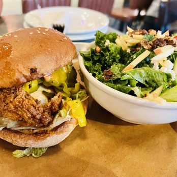 Beertown - Beer Ville hot chicken - Beer, Wine & Spirits Near Me - Guelph, Ontario