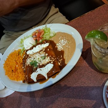 Rookies Cantina - Enchilada con molé. Really good  mole sauce - Mexican Near Me - Longwood, Florida
