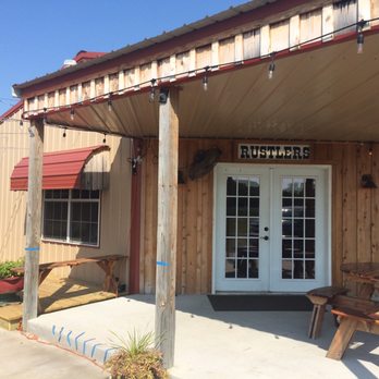 Rustlers BBQ - Smaller but nice! - Southern Near Me - Henryetta, Oklahoma