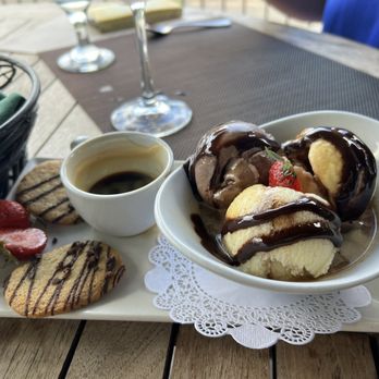 Black Bass Hotel - House-Made Ice Creams & Sorbets - Hotels Near Me - Lumberville, Pennsylvania