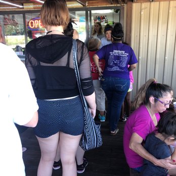 Frosti Cones - Busy as can be - Shaved Snow Near Me - Belton, Texas
