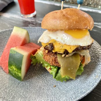 Lamplight Lounge - Brunch Burger - New American Near Me - Anaheim, California