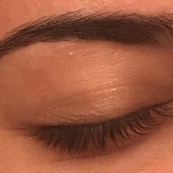 Left eye: as you can see it's thin and over-plucked.