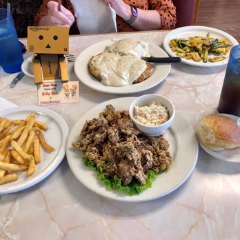 Springfield Family Restaurant - Chicken lives and Country Fried Pork loin Sandwich - Breakfast & Brunch Near Me - Springfield, Missouri Springfield Family Restaurant - Chicken lives and Country Fried Pork loin Sandwich - Breakfast & Brunch Near Me - Springfield, Missouri