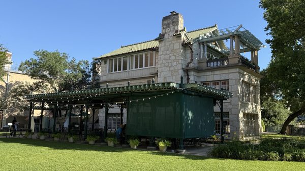 The Guenther House by null