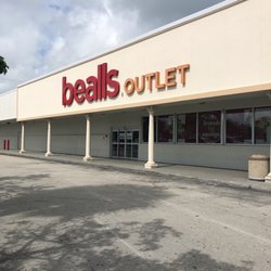 Beall's Outlet Store 230 - Outside