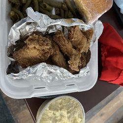 B Anderson’s - Fried chicken, potato salad, green beans & cornbread.