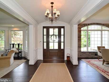 Lisa Moffett  - Coldwell Banker Residential Brokerage