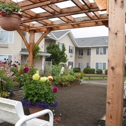 Oceanview Senior Living - Exterior Garden