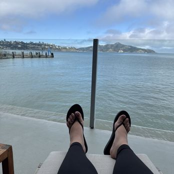 The Inn Above Tide - On the water balcony - Hotels Near Me - Sausalito, California The Inn Above Tide - On the water balcony - Hotels Near Me - Sausalito, California