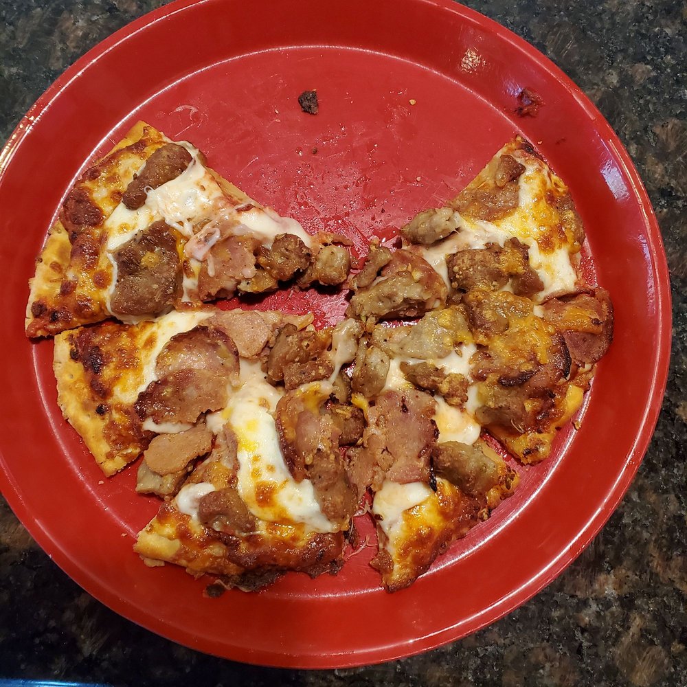 STRAW HAT PIZZA Updated October 2024 17 Photos & 50 Reviews 510