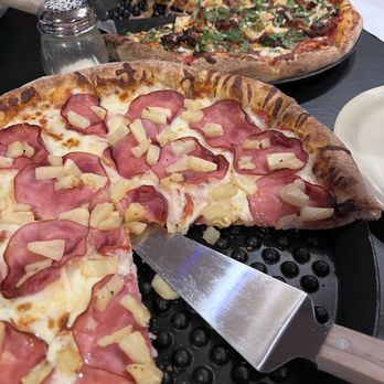 Coyote Pizzeria - Pizza Near Me - Auburn, California