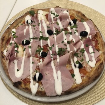 La Pizzateca - Ham & black olives - Pizza Near Me - Madrid, M La Pizzateca - Ham & black olives - Pizza Near Me - Madrid, M