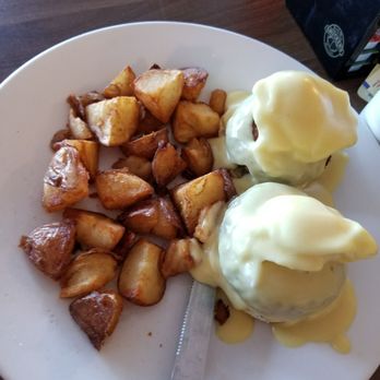 Orange Cafe Bistro - Crab Cake Benedict - Breakfast & Brunch Near Me - Orange, California