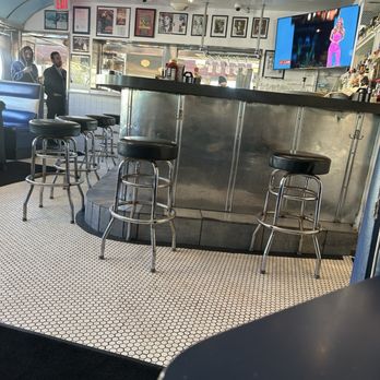 11th Street Diner - The counter - American Near Me - Miami Beach, Florida