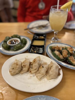 Miss Shirley's by null