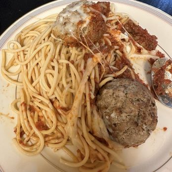 Pasquale's Italian Pizzeria - Spaghetti with meat sauce and meatballs - Italian Near Me - Carmichael, California Pasquale's Italian Pizzeria - Spaghetti with meat sauce and meatballs - Italian Near Me - Carmichael, California
