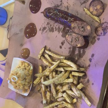 Yankee BBQ - Sausage, fries, smoked mac - Barbeque Near Me - Hamburg, New York