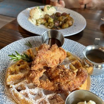 Copper Vine Inn - Chicken and waffles - Wine Bars Near Me - New Orleans, Louisiana