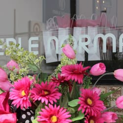 Merle Norman Cosmetic Studio - We'd love to meet you! Come visit our beautiful Studio.  We offer makeovers and the most advanced skin care. Bridal makeovers too!