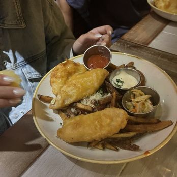 Monkeypod Kitchen by Merriman - Pete 's Fresh Fish & Chips - New American Near Me - Kihei, Hawaii