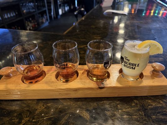 Tiny Bubble Room by null