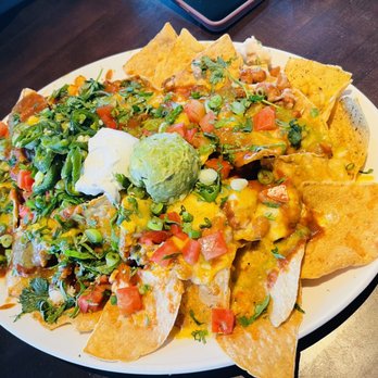 Yard House - Chicken Nachos - New American Near Me - Lombard, Illinois