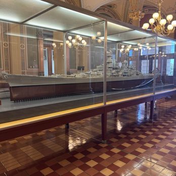 Iowa State Capitol - USS Iowa - Landmarks & Historical Buildings Near Me - Des Moines, Iowa Iowa State Capitol - USS Iowa - Landmarks & Historical Buildings Near Me - Des Moines, Iowa