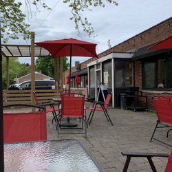 Big Daddy's BBQ and Soulfood - Outdoor patio