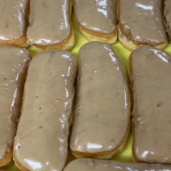 Donut Palace - Maple long John - Donuts Near Me - Pratt, Kansas