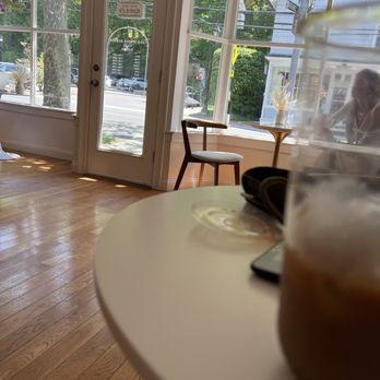 Cold Spring Harbor Cafe - Entrance - Coffee & Tea Near Me - Cold Spring Harbor, New York