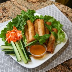 Pho Ba Co - Chả giò (6): pork and veggie crispy Vietnamese eggrolls with veggies for wrapping