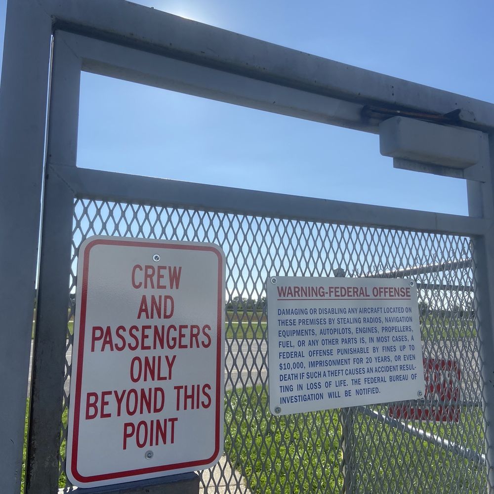 The gate before you see all the planes The gate before you see all the planes